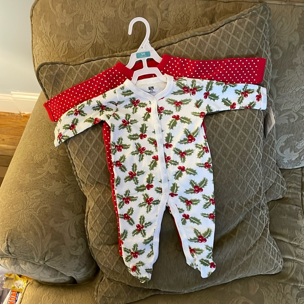 Hudson Baby 2 Sleep and Play Christmas Sleepers